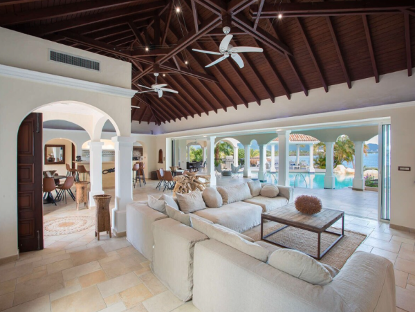 Bay Beachfront Luxury Six Bedroom Home in Saint Martin